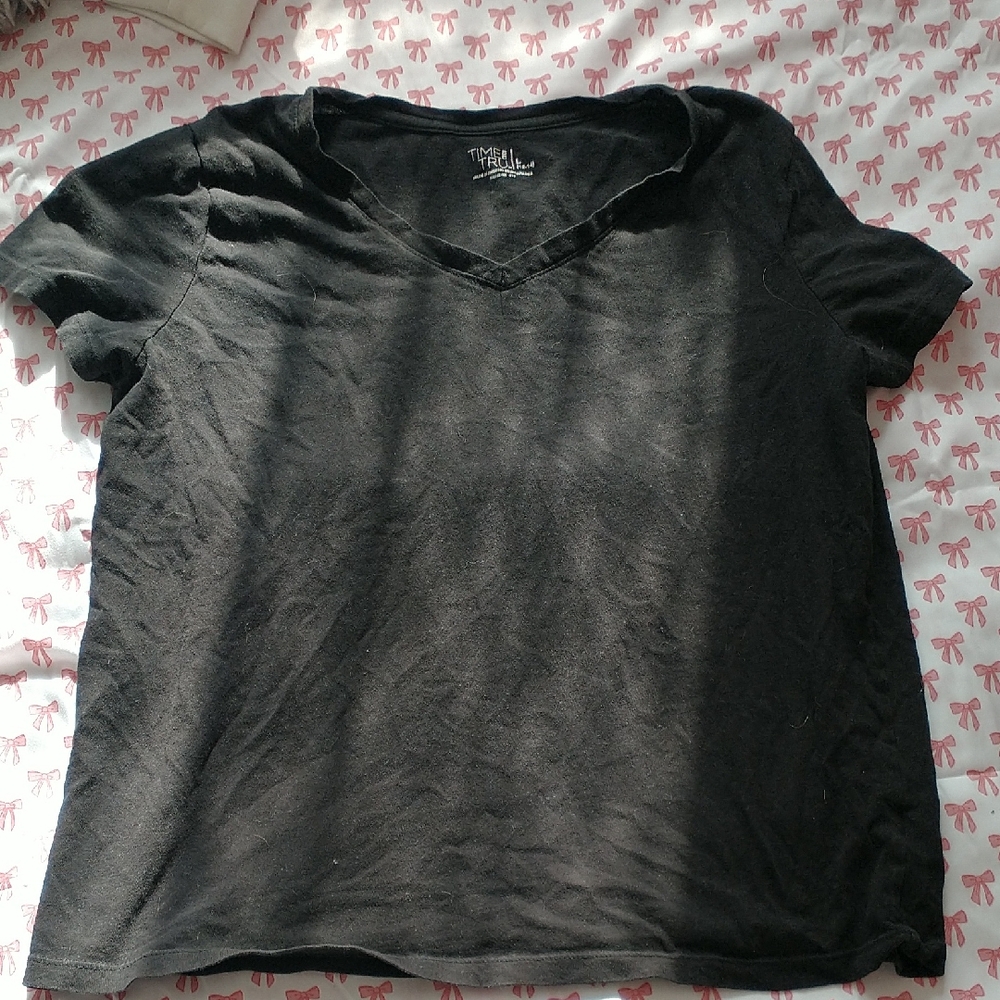Time and Tru Black V-Neck Short Sleeve Tee